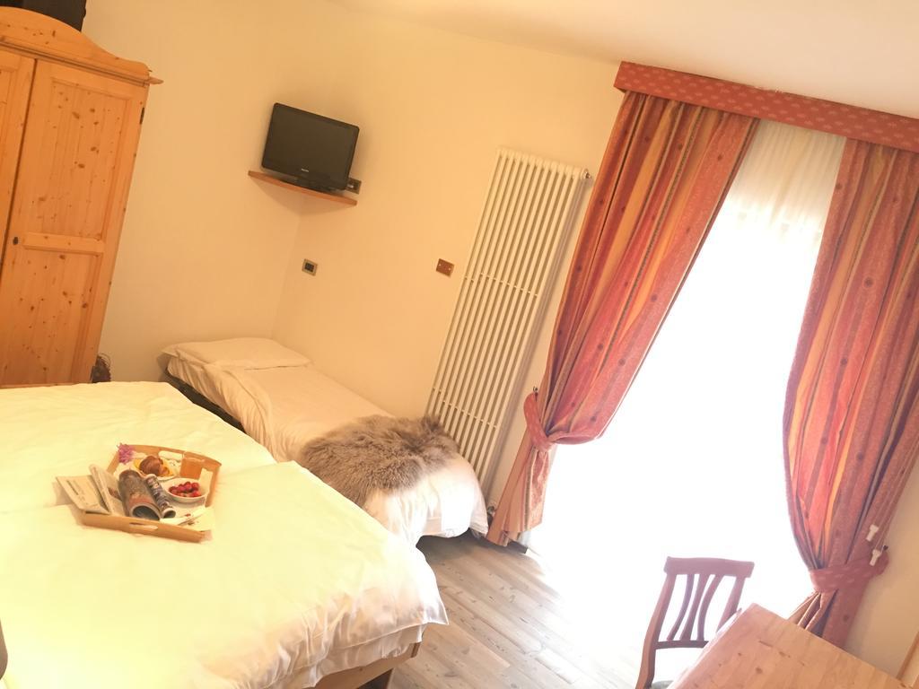 I Tre Magli Hotel Dimaro Buitenkant foto
